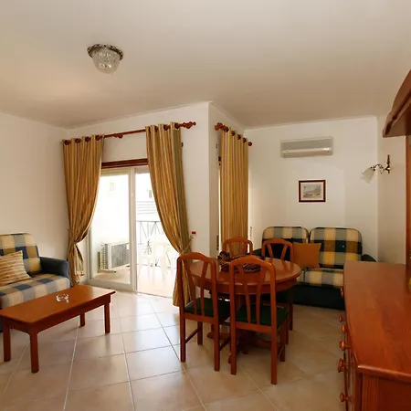Apartamentos Coral Do Vau-2